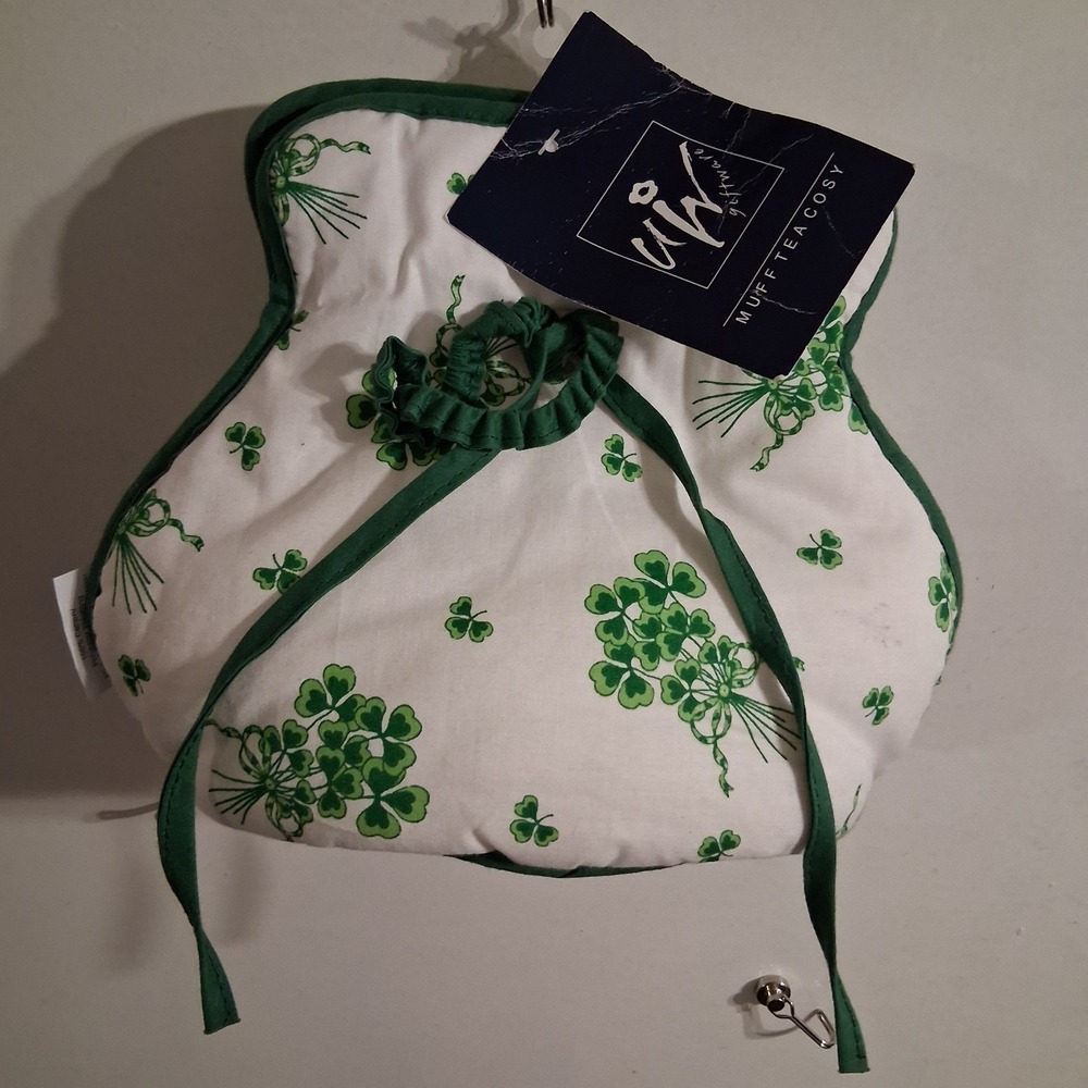NWT Shamrock Design Tea Cozy Teapot Decorative Cover Giftware‎